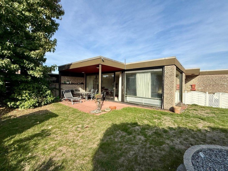 Ansicht Coesfeld Bungalow Viel Raum f�r neue Ideen: Bungalow mit 168 m� und S�dwestausrichtung