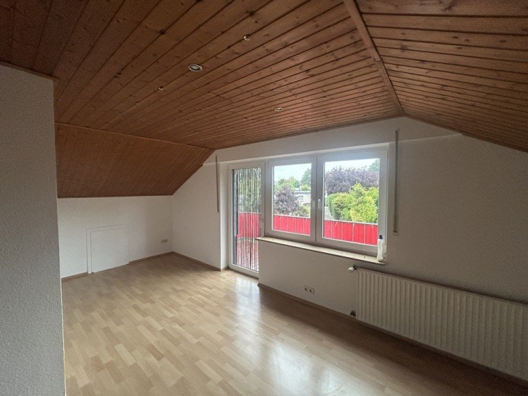 Hauptbild: Ruhige Dachgeschosswohnung mit S�dwest-Balkon